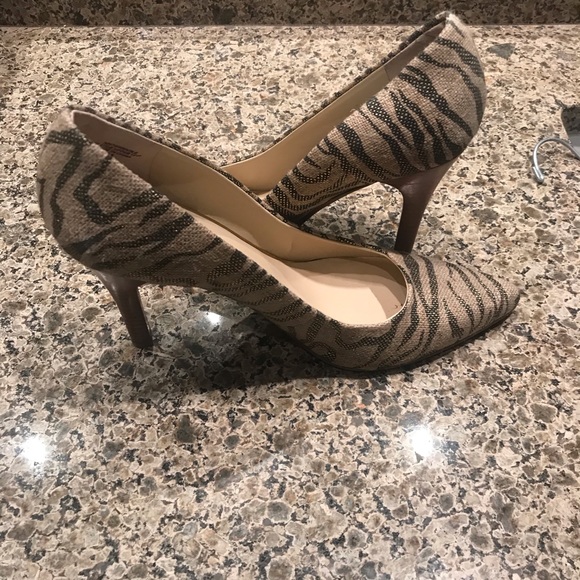 Zebra strip pattern heels! Neve worn! - Picture 2 of 5